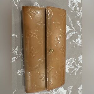 LOUIS VUITTON wallet